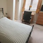 Merton House, Fully Serviced Studio Apartment