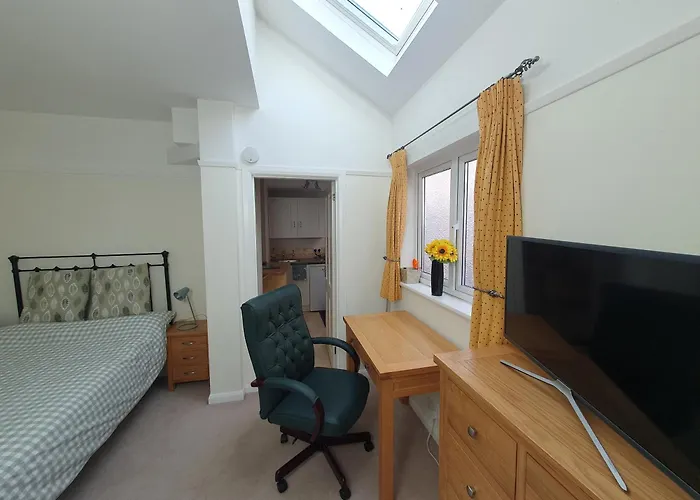 Merton House, Fully Serviced Studio Apartment