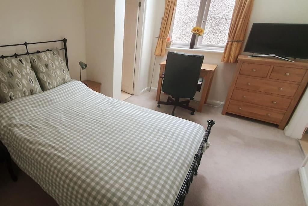 Merton House, Fully Serviced Apartment *
